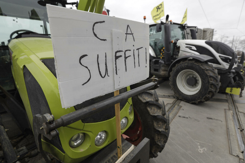 Furia fermierilor a ajuns la Strasbourg. Zeci de tractoare și protestatari s-au adunat în fața Parlamentului European - Imaginea 9