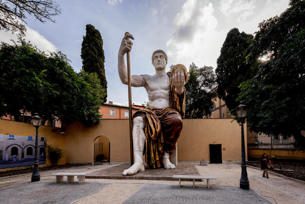 Statuia colosală a împăratului Constantin a fost reconstruită și expusă la Roma | GALERIE FOTO & VIDEO - Imaginea 2