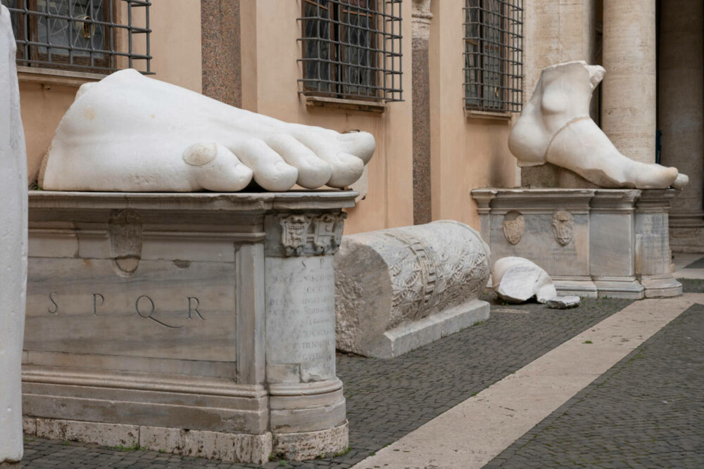 Statuia colosală a împăratului Constantin a fost reconstruită și expusă la Roma | GALERIE FOTO & VIDEO - Imaginea 9