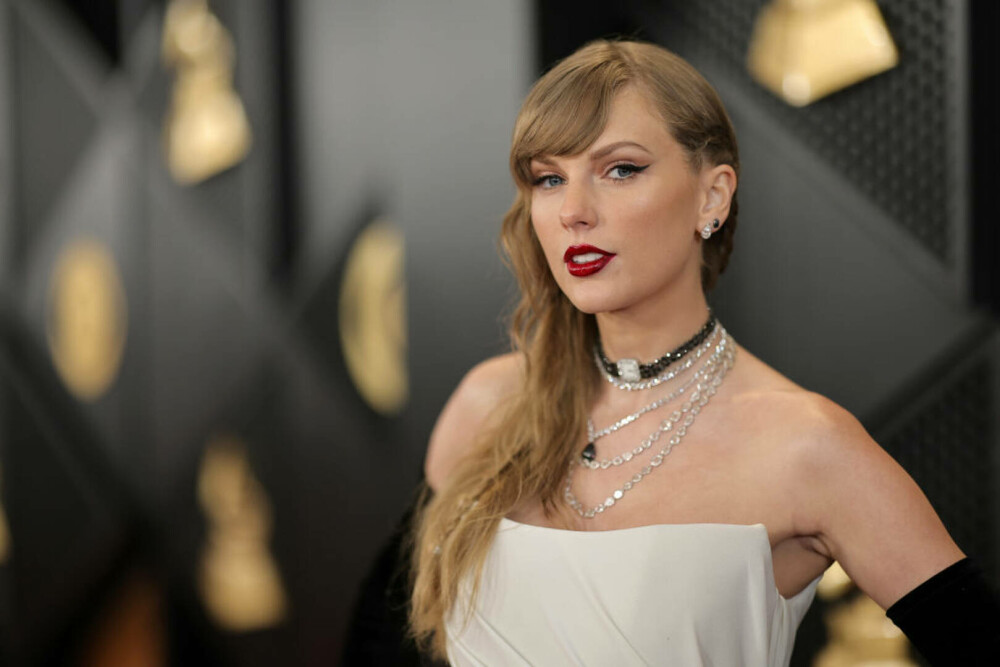 Taylor Swift a arătat ca o „prințesă” la Grammy 2024. Vedeta a intrat în istorie îmbrăcată în ținuta lui Kate Middleton - Imaginea 5