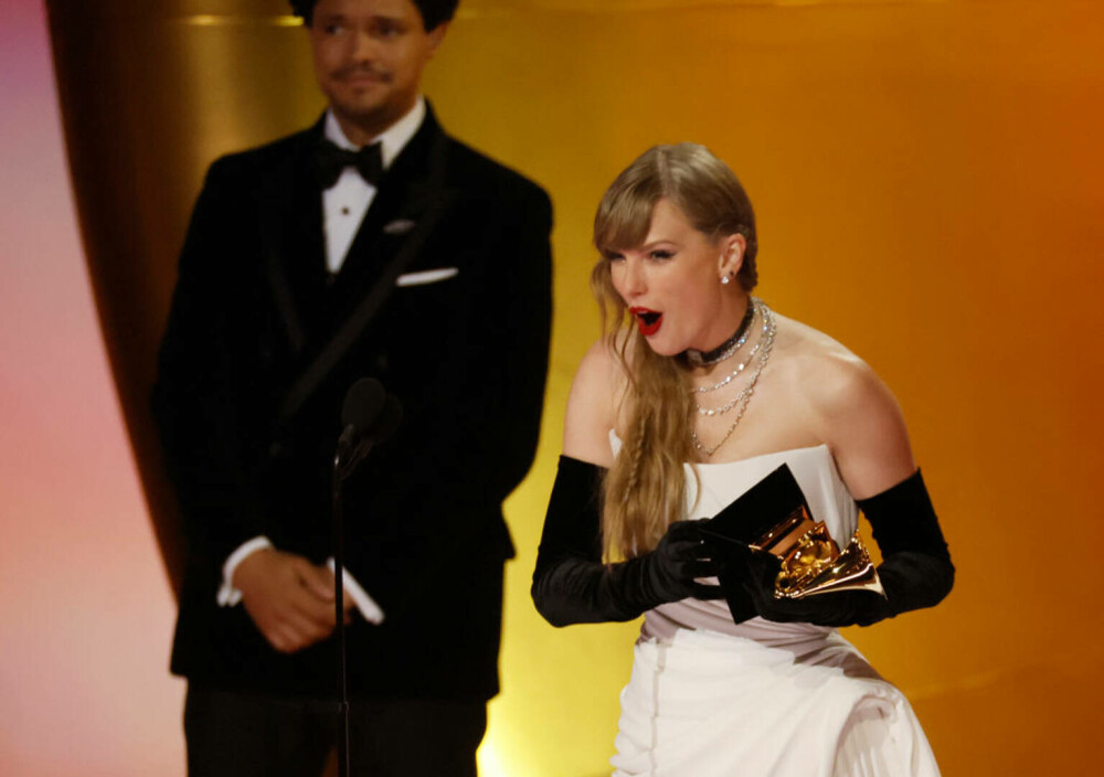 Taylor Swift a arătat ca o „prințesă” la Grammy 2024. Vedeta a intrat în istorie îmbrăcată în ținuta lui Kate Middleton - Imaginea 15