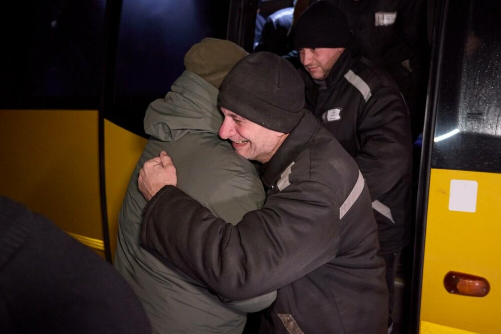 Rusia şi Ucraina au făcut un nou schimb de prizonieri, eliberând fiecare câte 100 de oameni. FOTO - Imaginea 4