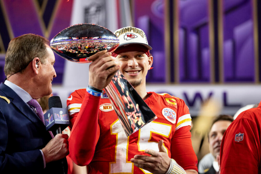 Show legendar în Vegas. Kansas City Chiefs a câștigat al doilea titlu consecutiv la Super Bowl. „Este minunat!” | FOTO - Imaginea 11