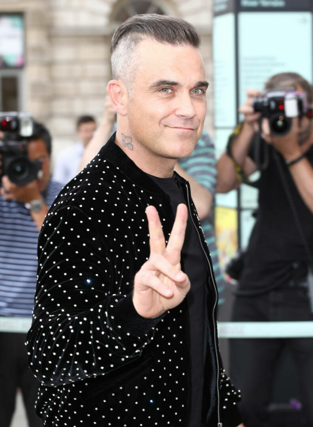 Momente nebunești cu Robbie Williams, în 30 de ani de carieră. Starul rock aniversează 50 de ani | FOTO - Imaginea 35