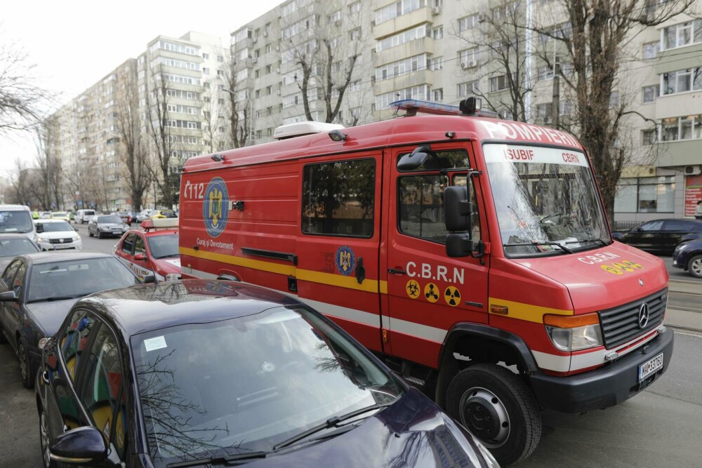 VIDEO. Alertă la un liceu din Capitală. Zeci de elevi au fost transportați la spital. Unitatea școlară, evacuată parțial - Imaginea 3