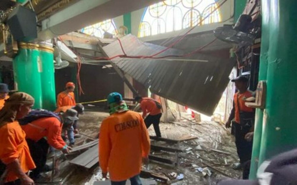 Tragedie în Filipine. O persoană a murit și alte 53 au fost rănite, după ce balconul unei biserici s-a prăbușit - Imaginea 3
