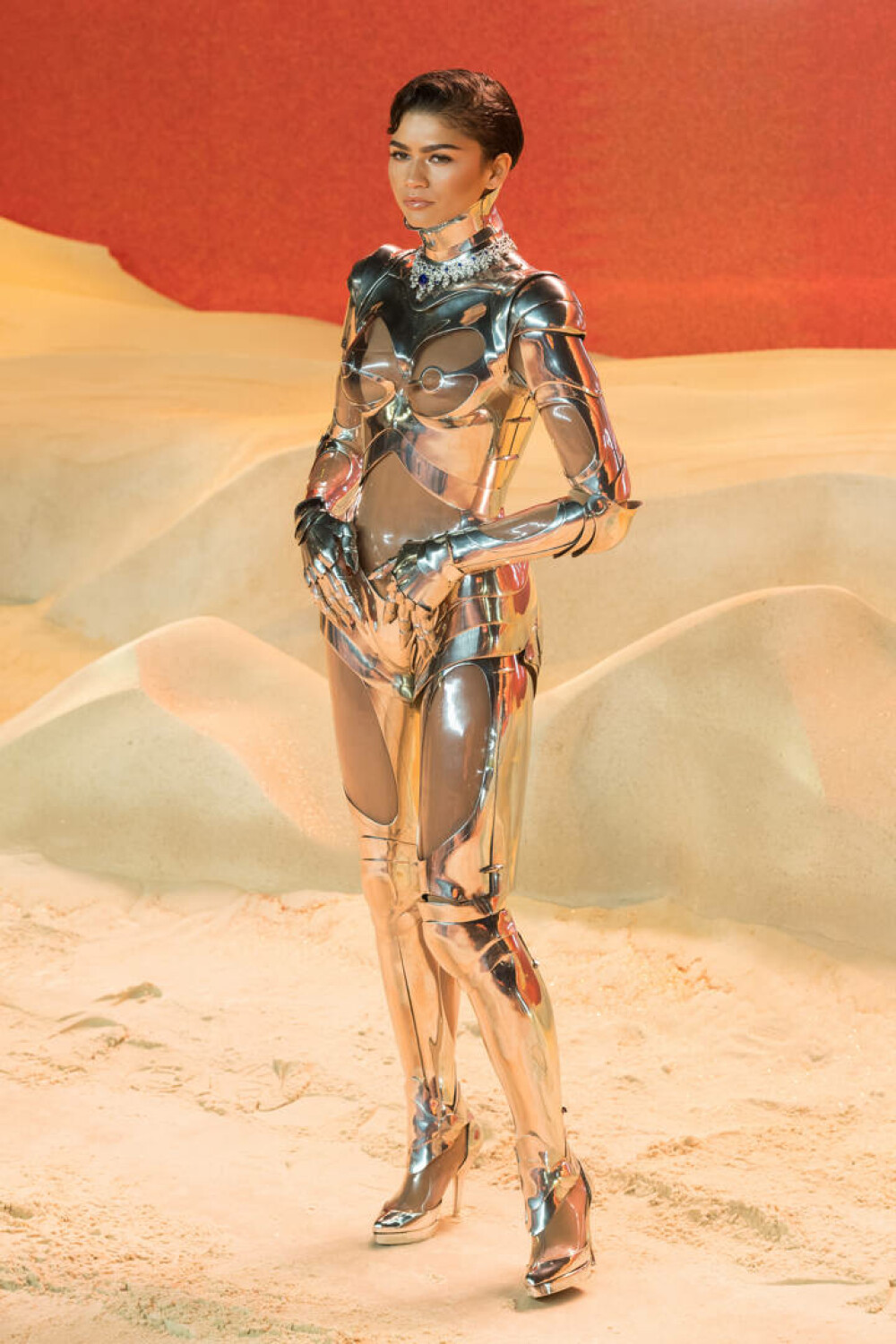 Ce ținută spectaculoasă a purtat Zendaya la a doua premieră a filmului „Dune”. Actrița a atras toate privirile | GALERIE FOTO - Imaginea 10
