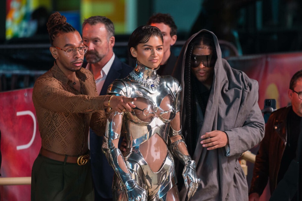 Ce ținută spectaculoasă a purtat Zendaya la a doua premieră a filmului „Dune”. Actrița a atras toate privirile | GALERIE FOTO - Imaginea 16