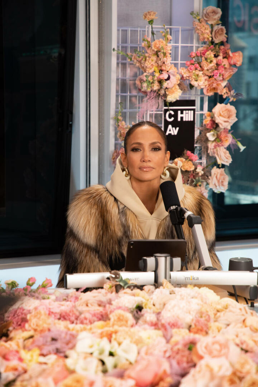 Jennifer Lopez, apariție extravagantă în New York. Cum s-a îmbrăcat pentru a merge la un studio de înregistrări. GALERIE FOTO - Imaginea 11