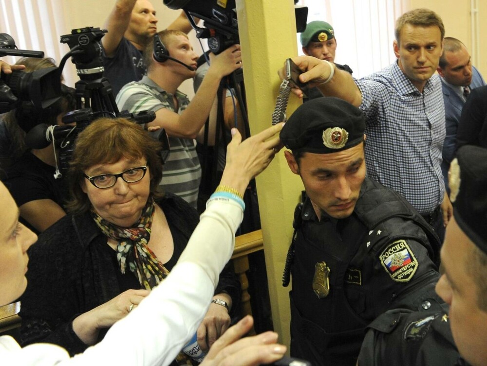 Ce a făcut mama lui Alexei Navalnîi după anunțul morții fiului ei. Cum a fost surprinsă Lyudmila Navalnaya | FOTO - Imaginea 2