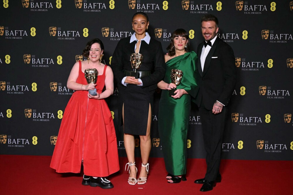 Cum s-au îmbrăcat vedetele la premiile BAFTA 2024. GALERIE FOTO - Imaginea 11