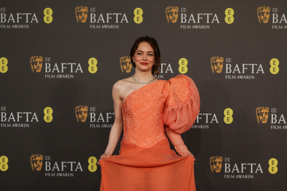 Cum s-au îmbrăcat vedetele la premiile BAFTA 2024. GALERIE FOTO - Imaginea 32
