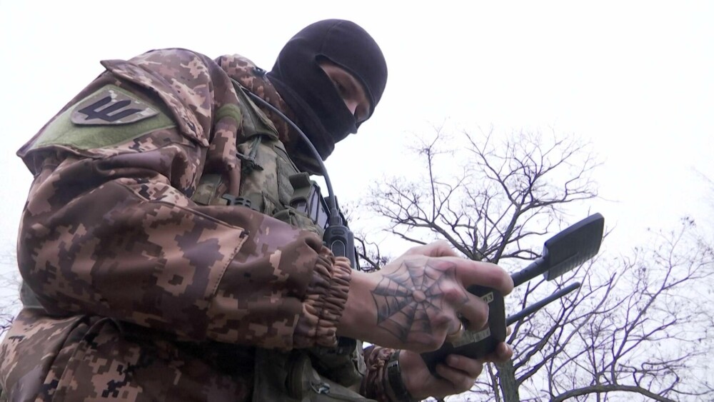 VIDEO. Cum arată cea mai puternică armă a ucrainenilor din Zaporojie. De frică, rușii au poreclit-o ”Baba Yaga” - Imaginea 7
