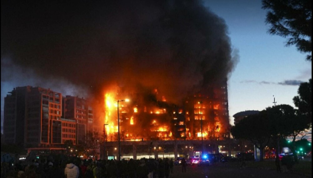 Incendiu devastator într-un complex rezidențial din Valencia, administrat de o româncă. Sunt cel puțin 4 morți și 14 răniți - Imaginea 2