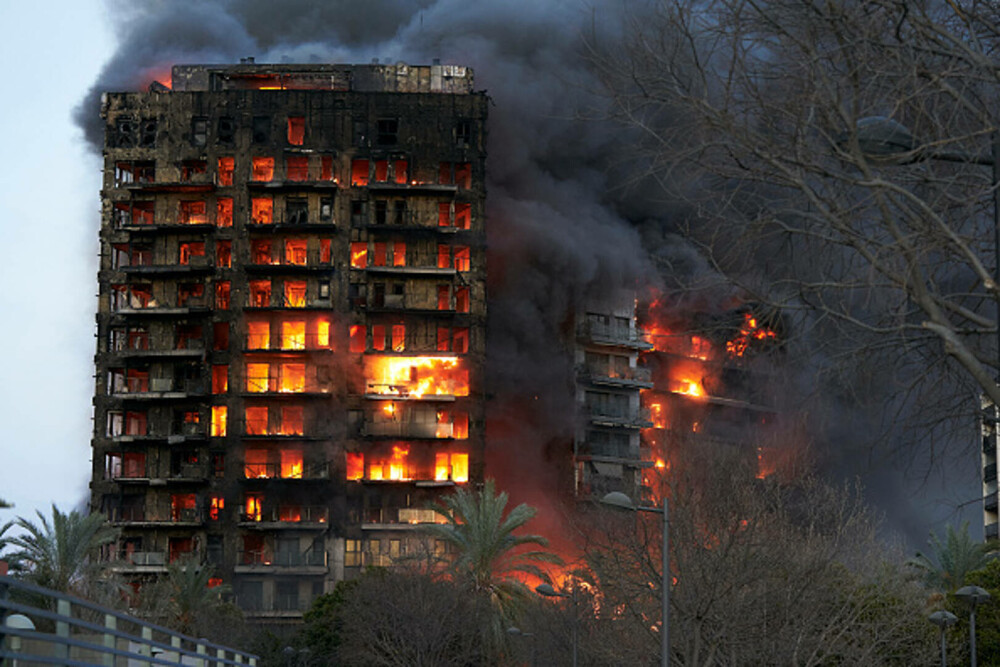 Incendiu devastator într-un complex rezidențial din Valencia, administrat de o româncă. Sunt cel puțin 4 morți și 14 răniți - Imaginea 4