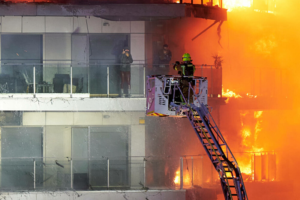 Incendiu devastator într-un complex rezidențial din Valencia, administrat de o româncă. Sunt cel puțin 4 morți și 14 răniți - Imaginea 7
