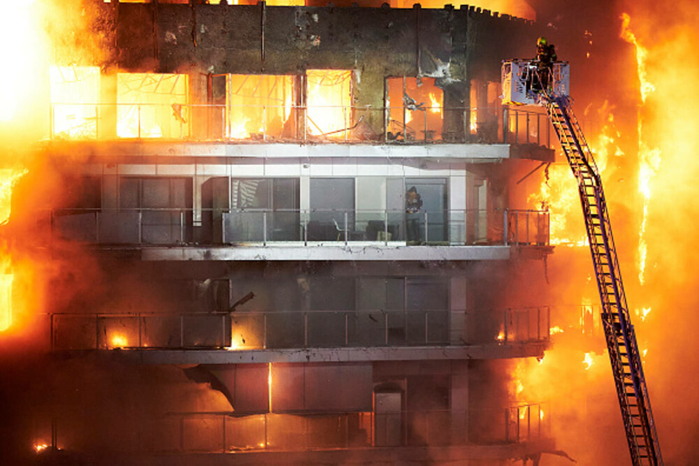 Incendiu devastator într-un complex rezidențial din Valencia, administrat de o româncă. Sunt cel puțin 4 morți și 14 răniți - Imaginea 9
