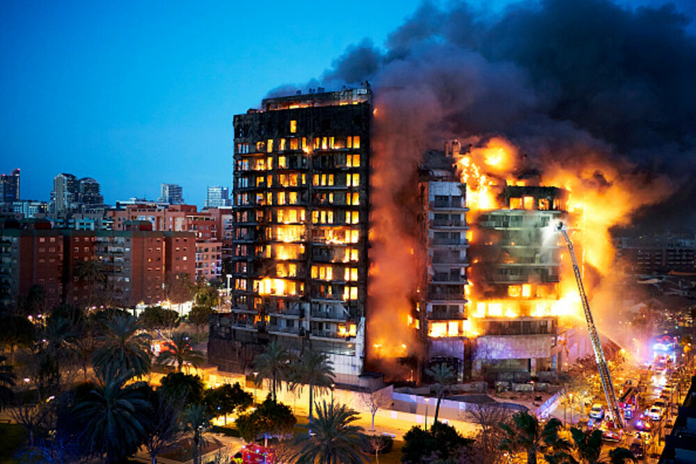 A fost stabilită cauza incendiului devastator din Valencia, soldat cu 10 morţi. Ce a provocat tragedia - Imaginea 1