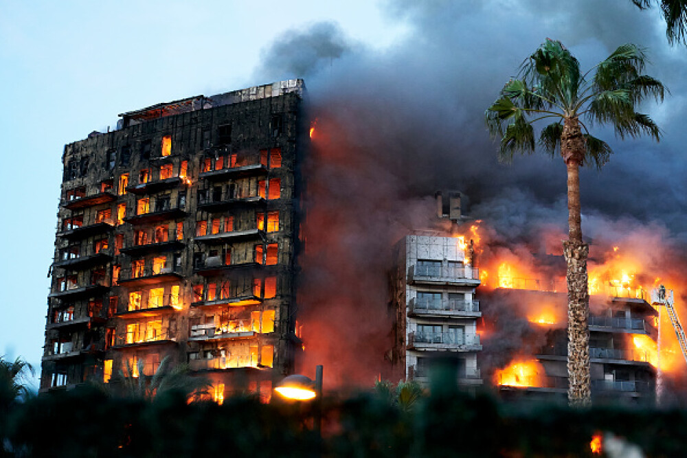 A fost stabilită cauza incendiului devastator din Valencia, soldat cu 10 morţi. Ce a provocat tragedia - Imaginea 12