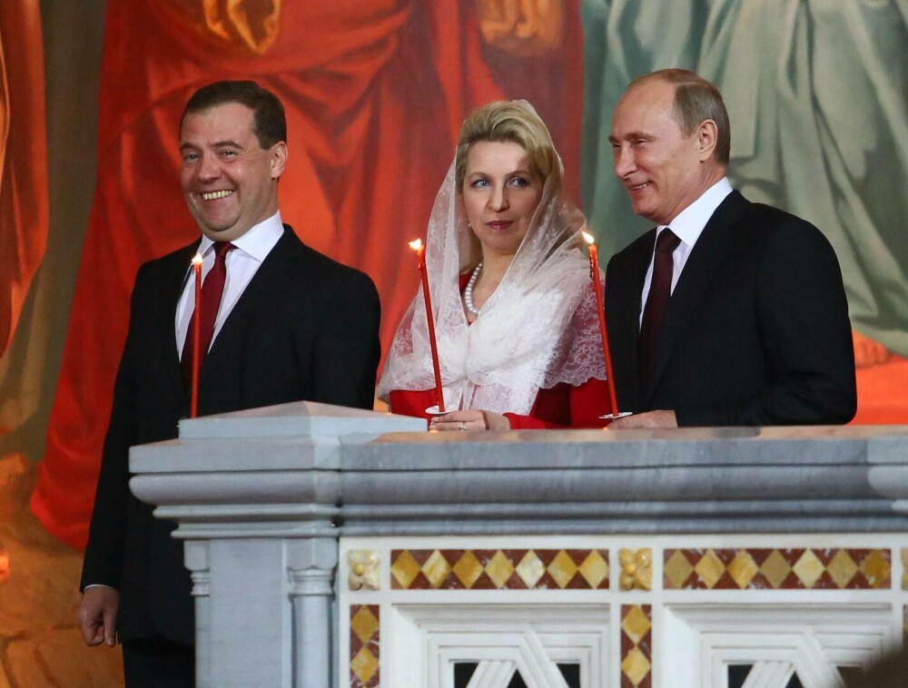 Cine este Dmitri Medvedev, omul care l-a făcut pe Donald Trump să trimită două submarine nucleare în apropierea Rusiei - Imaginea 3