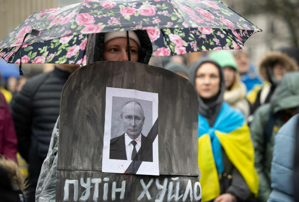 Manifestaţii de amploare pro-Ucraina în Europa. Oamenii au scandat „Putin asasin”| GALERIE FOTO & VIDEO - Imaginea 3