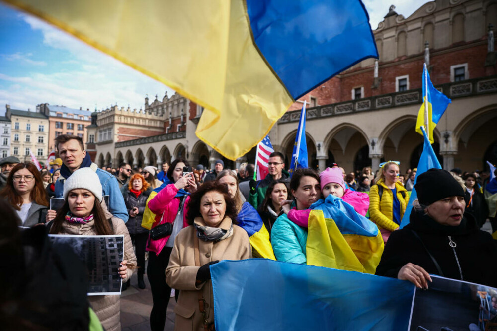 Manifestaţii de amploare pro-Ucraina în Europa. Oamenii au scandat „Putin asasin”| GALERIE FOTO & VIDEO - Imaginea 11