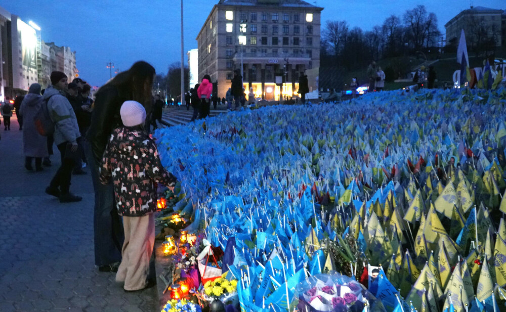 Lacrimi și speranță în Kiev, după doi ani de război. Militarii răniți spun că: „Aceste lucruri nu trebuie să se uite” - Imaginea 3