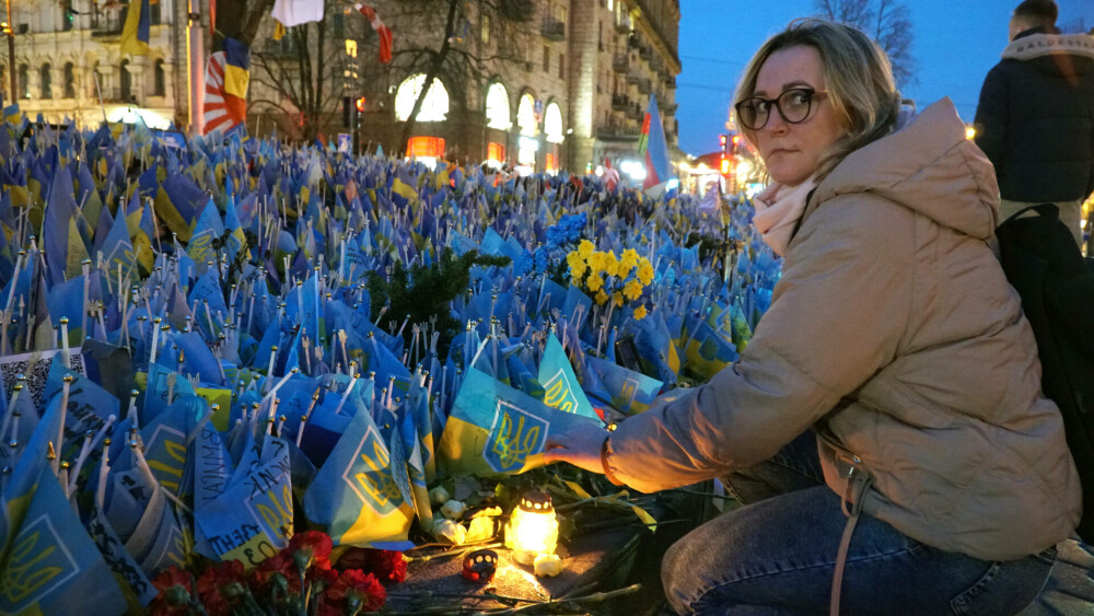 Lacrimi și speranță în Kiev, după doi ani de război. Militarii răniți spun că: „Aceste lucruri nu trebuie să se uite” - Imaginea 6