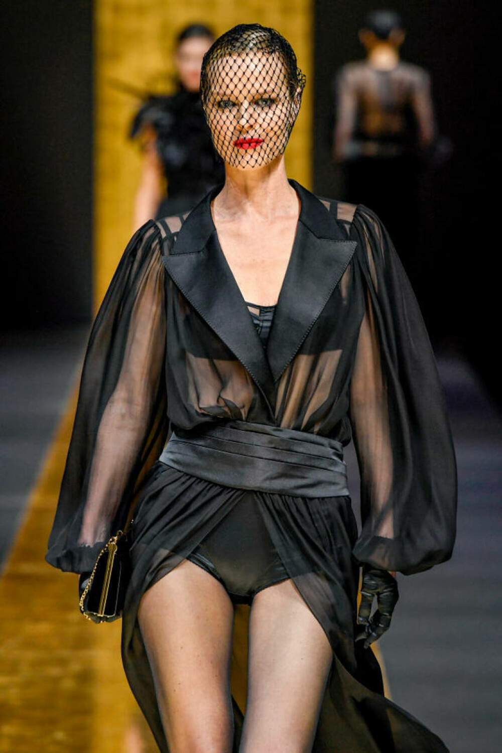 Săptămâna Modei de la Milano. Naomi Campbell și Eva Herzigova domină podiumul | GALERIE FOTO - Imaginea 3