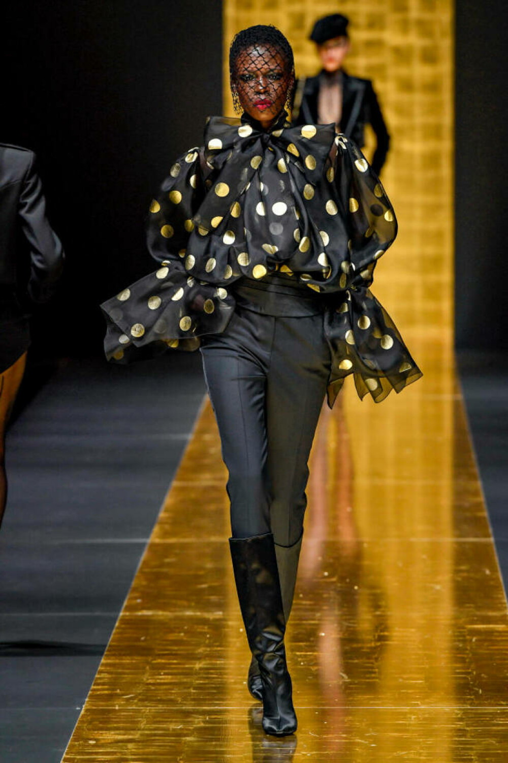 Săptămâna Modei de la Milano. Naomi Campbell și Eva Herzigova domină podiumul | GALERIE FOTO - Imaginea 16