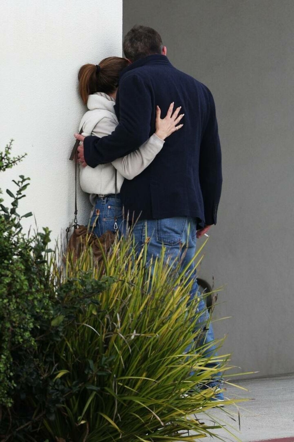 Jennifer Lopez și Ben Affleck, surprinși într-o ipostază romantică. Actorul, nemulțumit de „relația de pe social media” FOTO - Imaginea 2