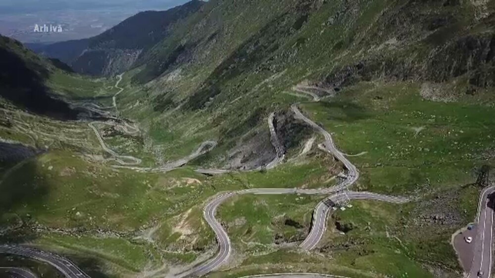 Obiective turistice pe Transfăgărășan. Ce poți vizita când parcurgi cel mai frumos drum din România - Imaginea 5