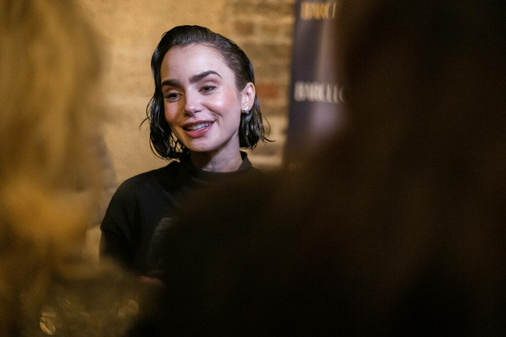 Lily Collins, vedeta din „Emily in Paris”, criticată de fani pentru că a apelat la o mamă surogat - Imaginea 15