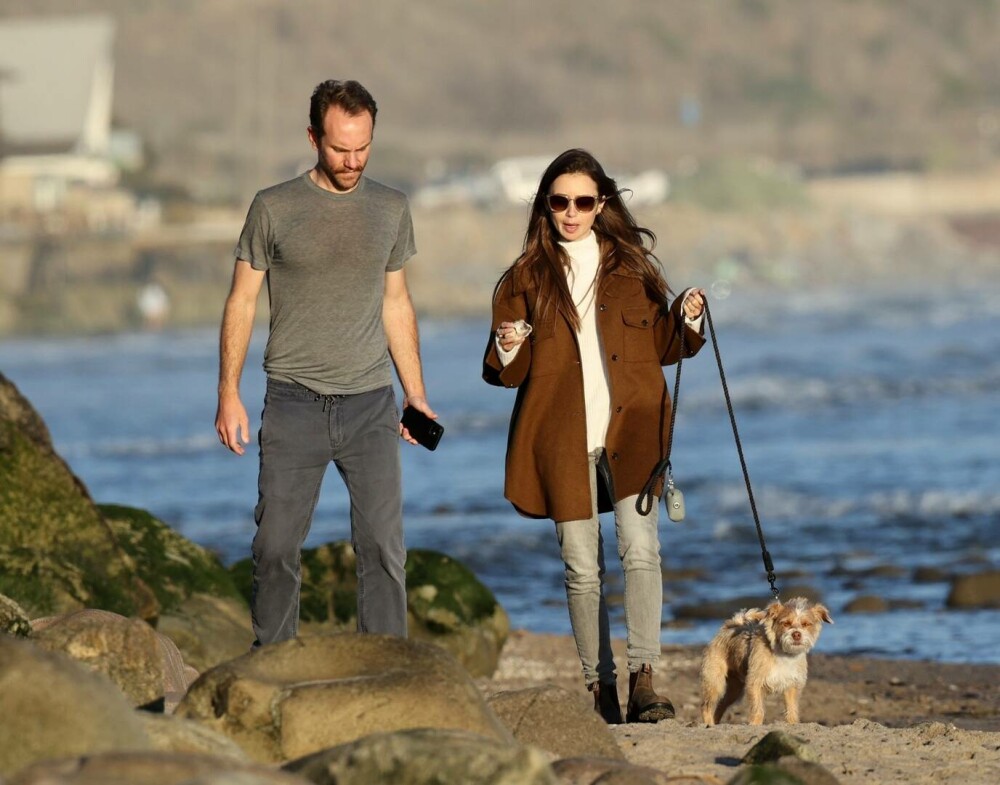 Lily Collins, primele imagini cu fiica ei, Tove Jane. Actrița din „Emily in Paris” a devenit mamă pentru prima dată. FOTO - Imaginea 3