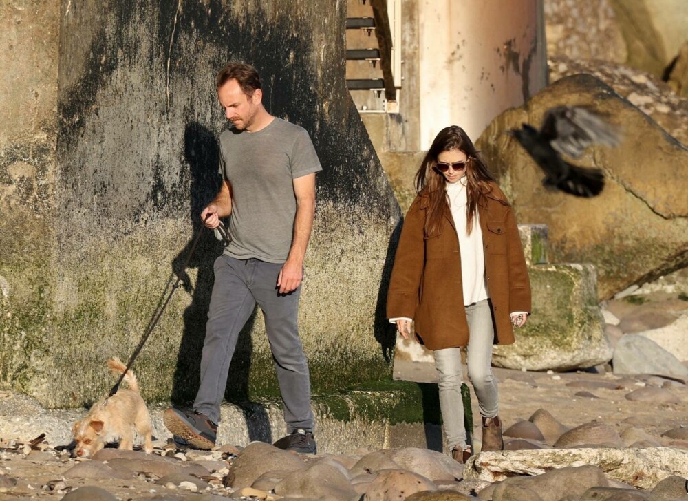 Lily Collins, primele imagini cu fiica ei, Tove Jane. Actrița din „Emily in Paris” a devenit mamă pentru prima dată. FOTO - Imaginea 6