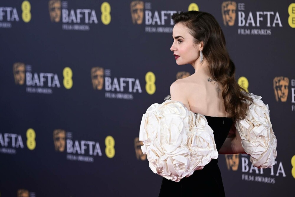 Lily Collins, vedeta din „Emily in Paris”, criticată de fani pentru că a apelat la o mamă surogat - Imaginea 17