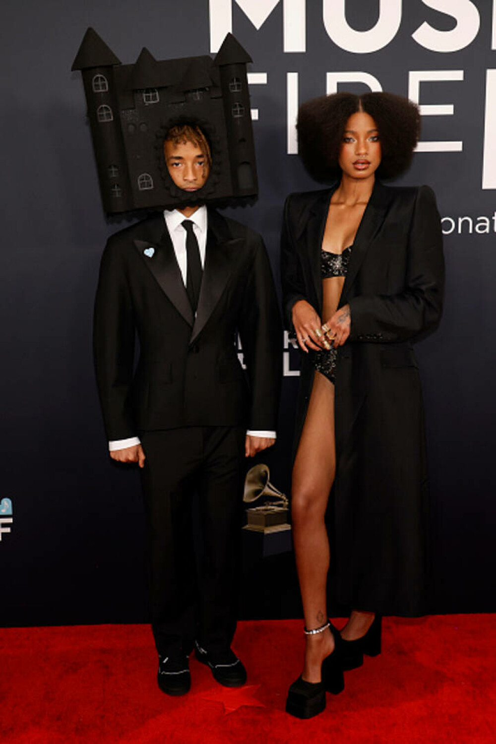 Cele mai neinspirate ținute purtate de vedete la Premiile Grammy. Artiștii care au dezamăgit pe covorul roșu. GALERIE FOTO - Imaginea 22