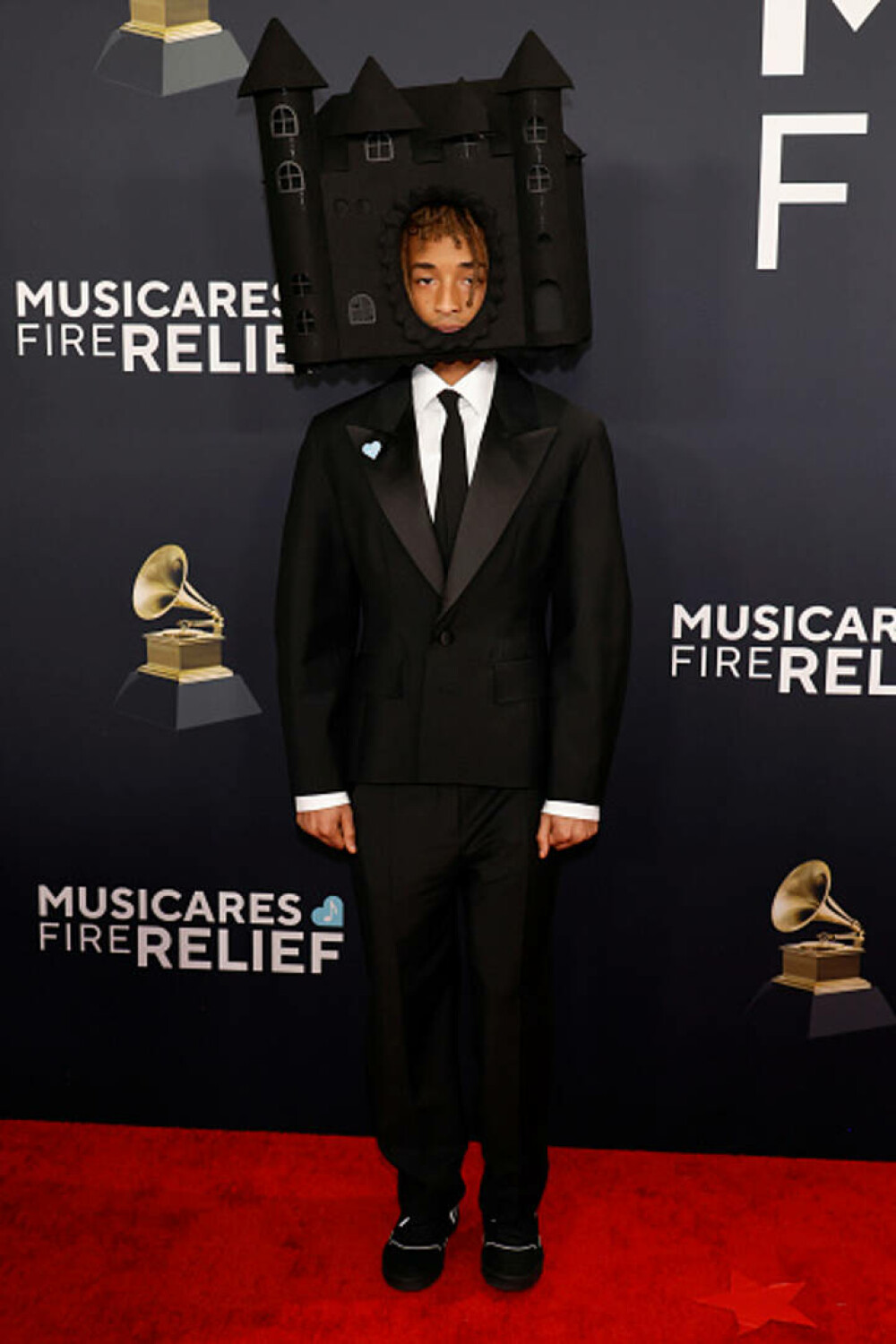 Cele mai neinspirate ținute purtate de vedete la Premiile Grammy. Artiștii care au dezamăgit pe covorul roșu. GALERIE FOTO - Imaginea 23