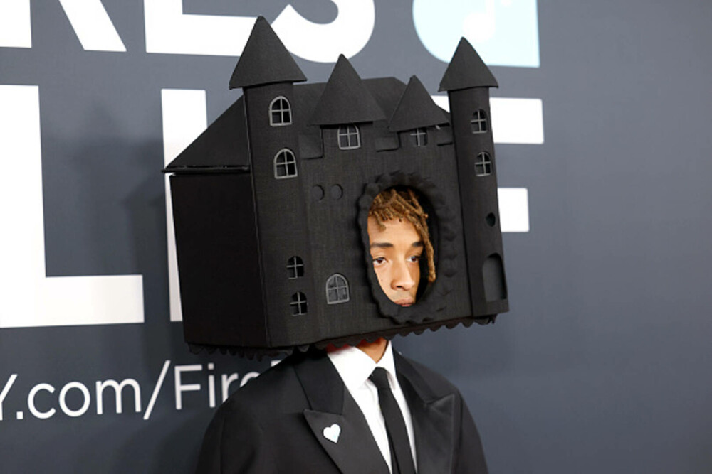 Cele mai neinspirate ținute purtate de vedete la Premiile Grammy. Artiștii care au dezamăgit pe covorul roșu. GALERIE FOTO - Imaginea 24