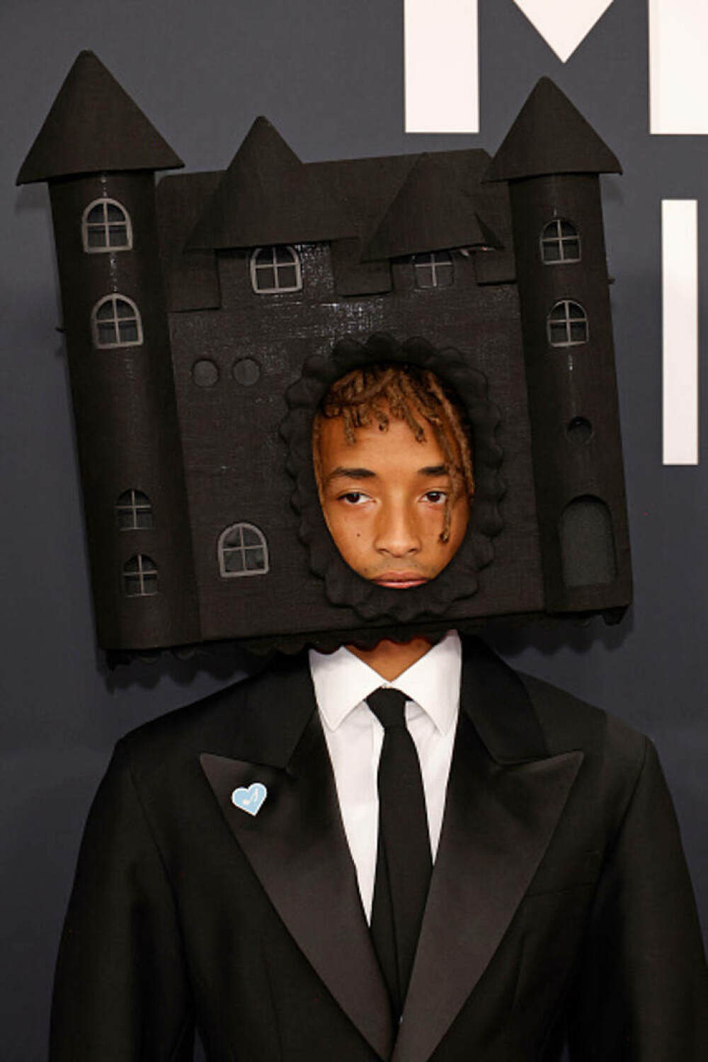 Cele mai neinspirate ținute purtate de vedete la Premiile Grammy. Artiștii care au dezamăgit pe covorul roșu. GALERIE FOTO - Imaginea 37