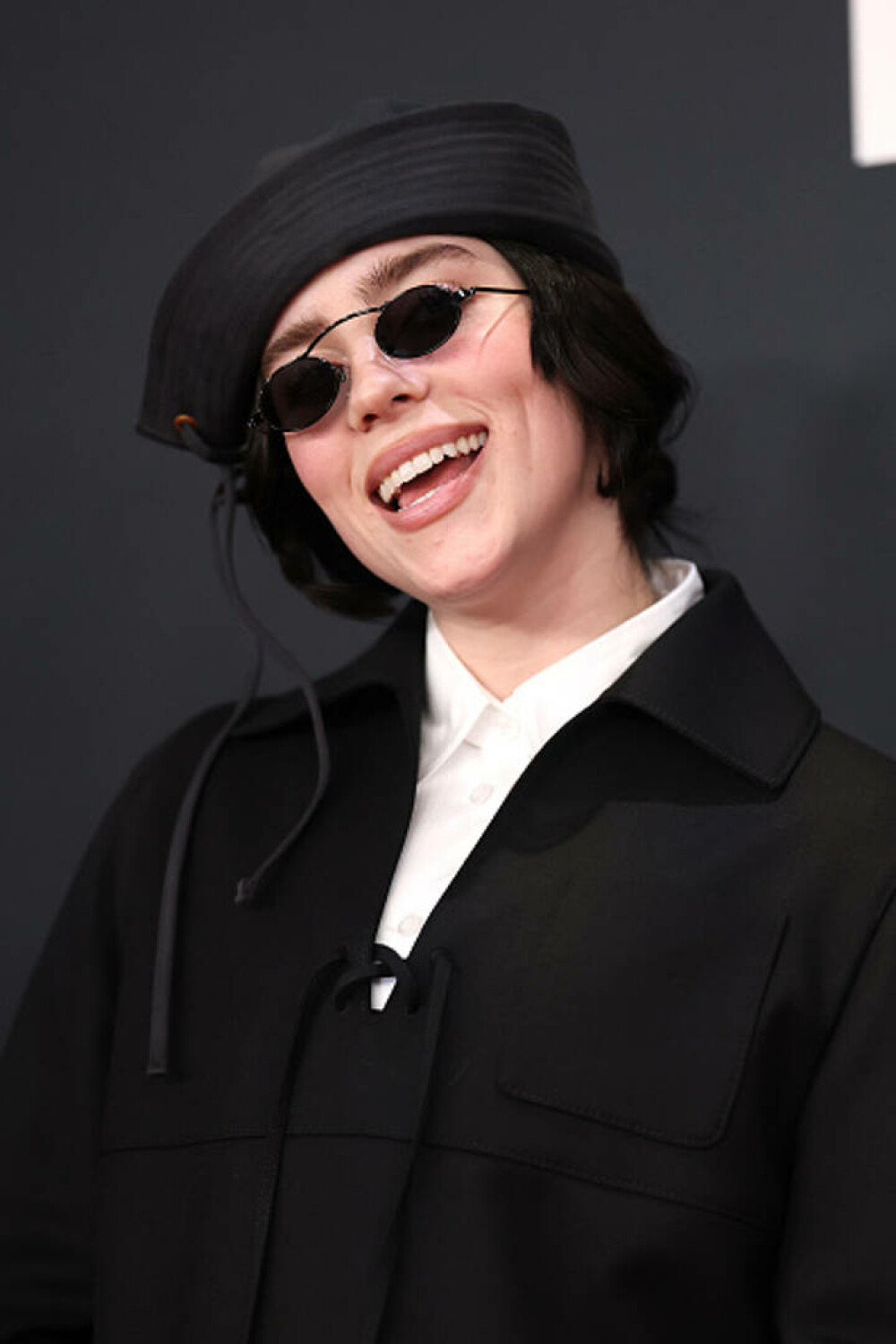 Cele mai neinspirate ținute purtate de vedete la Premiile Grammy. Artiștii care au dezamăgit pe covorul roșu. GALERIE FOTO - Imaginea 54