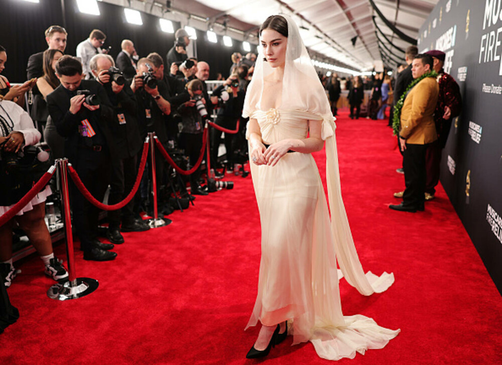 Cele mai neinspirate ținute purtate de vedete la Premiile Grammy. Artiștii care au dezamăgit pe covorul roșu. GALERIE FOTO - Imaginea 74