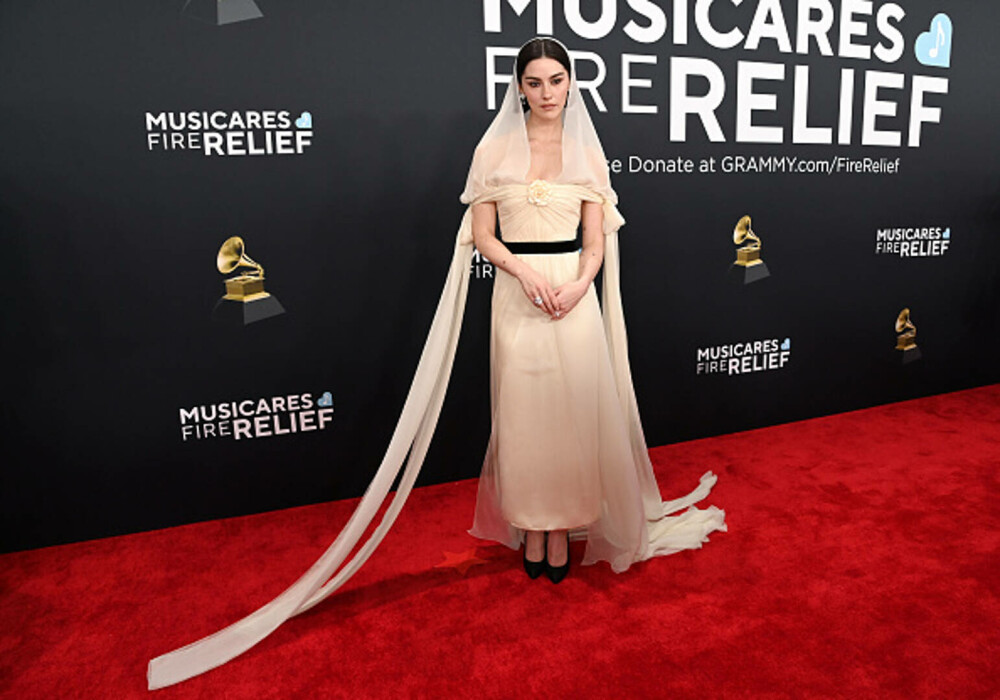 Cele mai neinspirate ținute purtate de vedete la Premiile Grammy. Artiștii care au dezamăgit pe covorul roșu. GALERIE FOTO - Imaginea 76