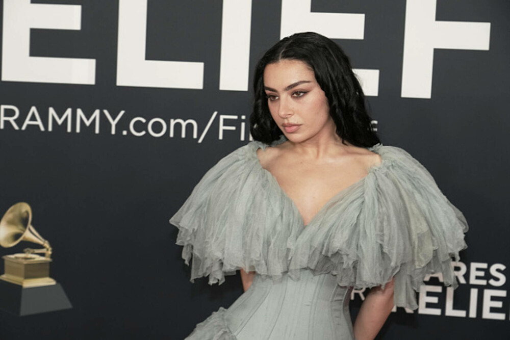 Cele mai neinspirate ținute purtate de vedete la Premiile Grammy. Artiștii care au dezamăgit pe covorul roșu. GALERIE FOTO - Imaginea 85