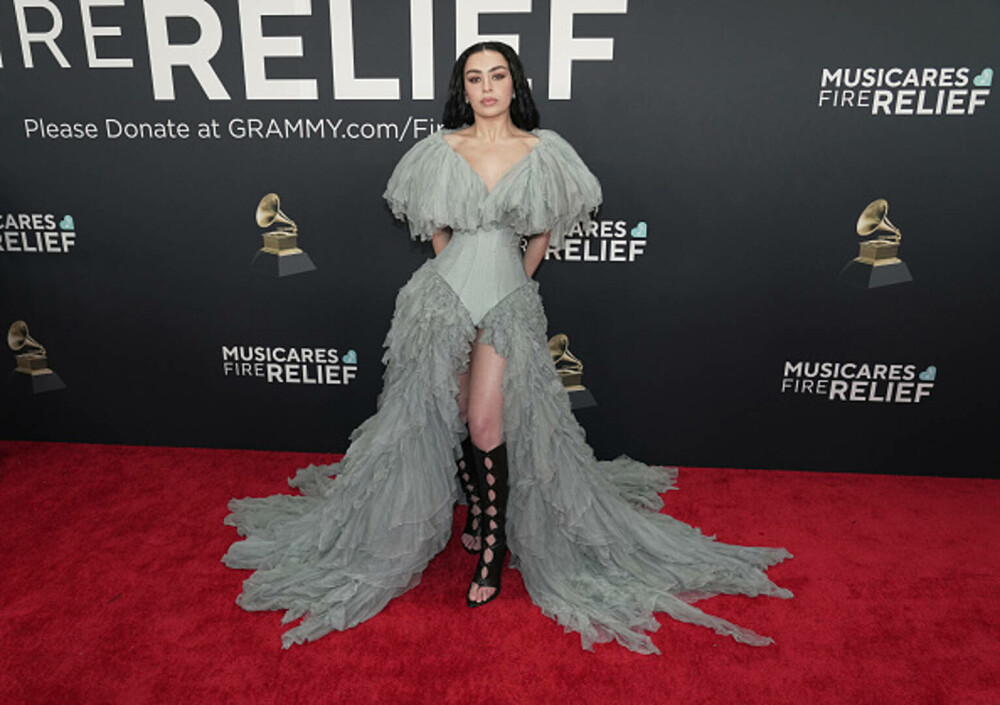 Cele mai neinspirate ținute purtate de vedete la Premiile Grammy. Artiștii care au dezamăgit pe covorul roșu. GALERIE FOTO - Imaginea 87