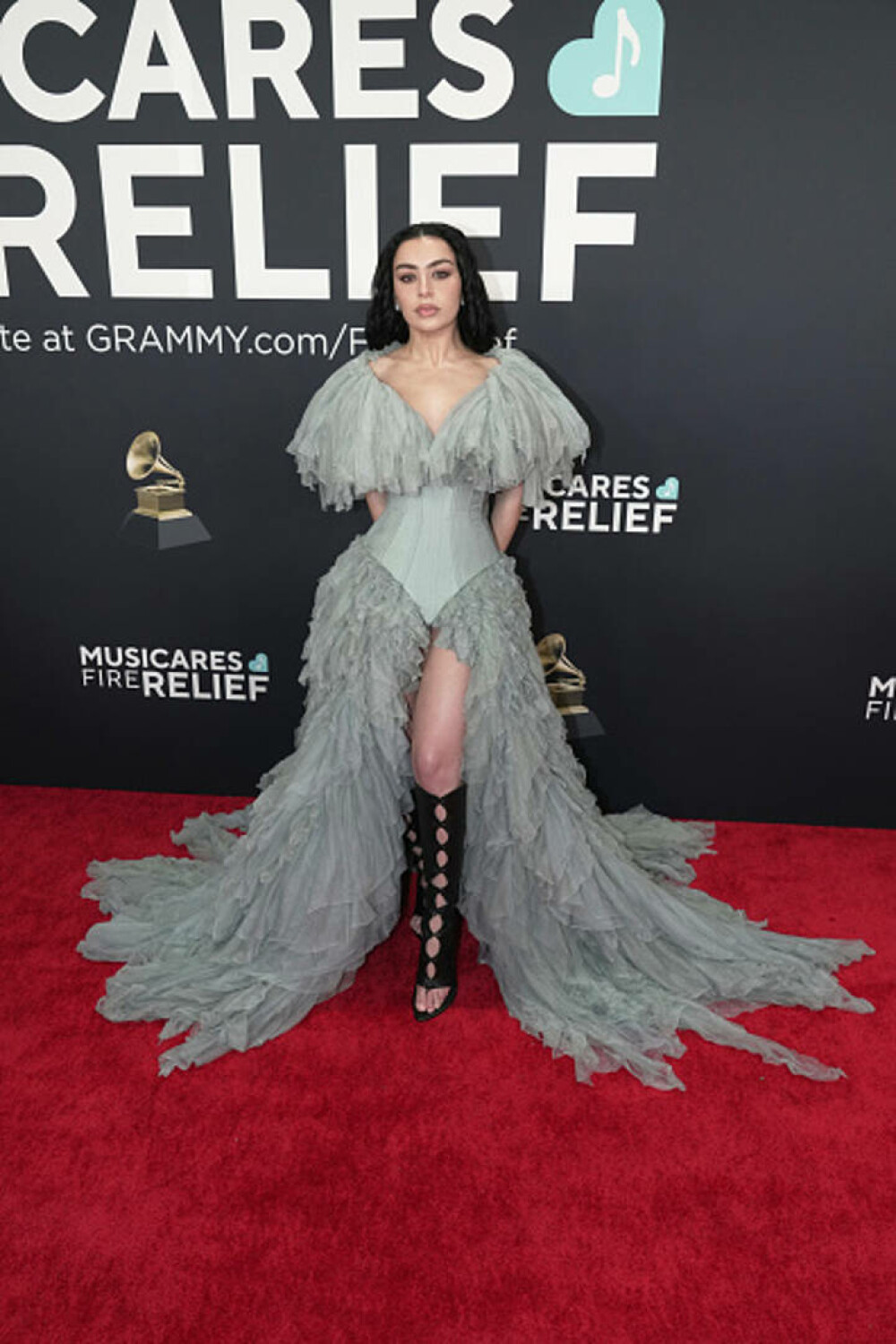 Cele mai neinspirate ținute purtate de vedete la Premiile Grammy. Artiștii care au dezamăgit pe covorul roșu. GALERIE FOTO - Imaginea 88