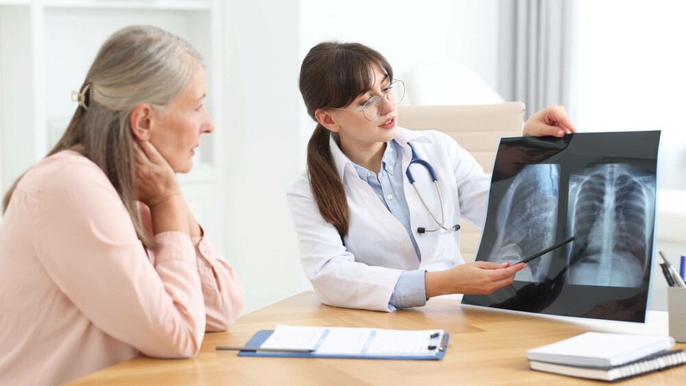 Bolnavii de cancer din România, tratați de guvernanți doar cu promisiuni. Suma infimă alocată prevenției și screeningului - Imaginea 1