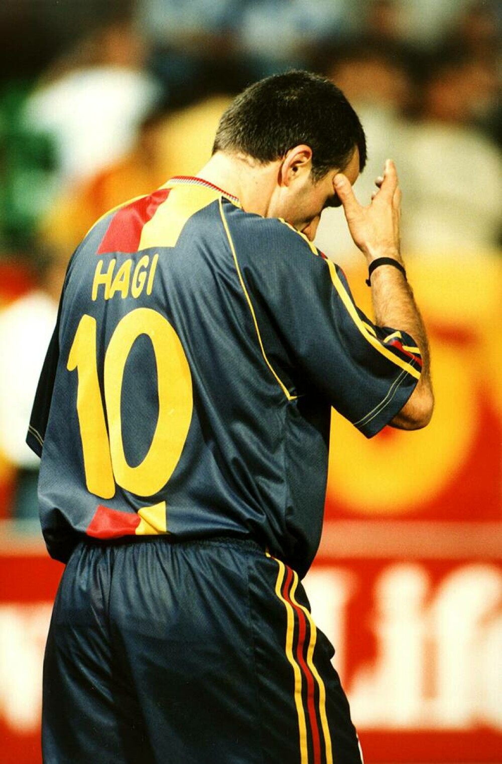 Gheorghe Hagi, „Regele fotbalului românesc”, a împlinit 60 de ani. Fotografii inedite din cariera sa. GALERIE FOTO - Imaginea 8