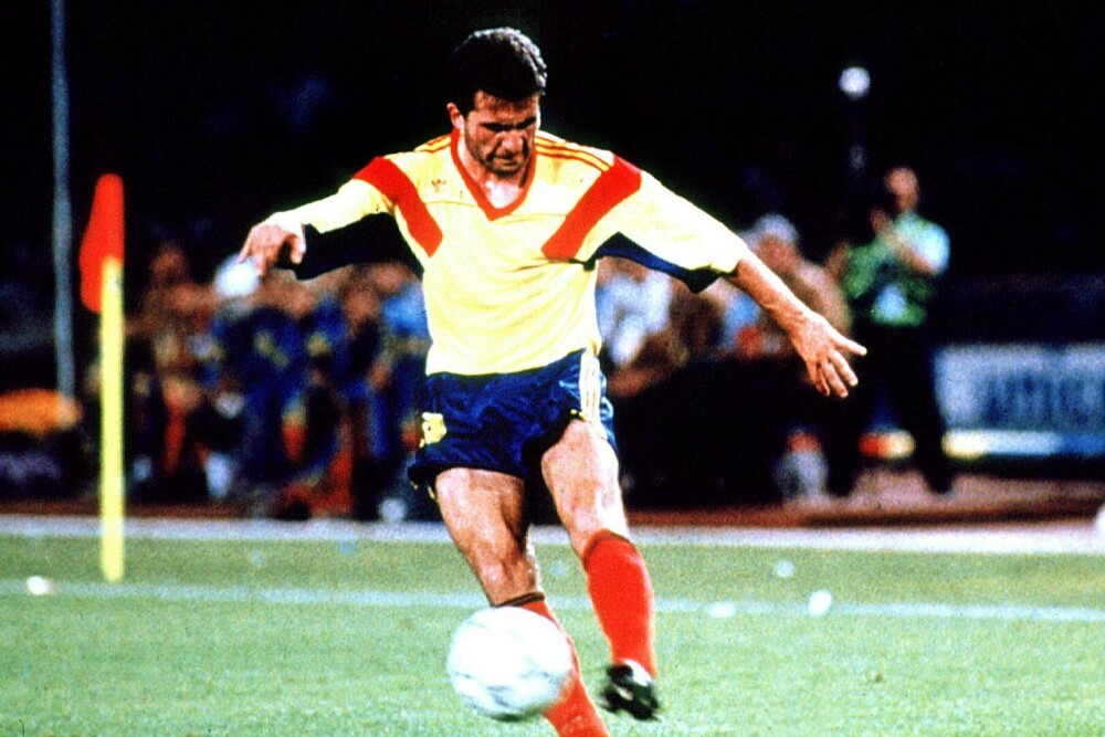 Gheorghe Hagi, „Regele fotbalului românesc”, a împlinit 60 de ani. Fotografii inedite din cariera sa. GALERIE FOTO - Imaginea 10