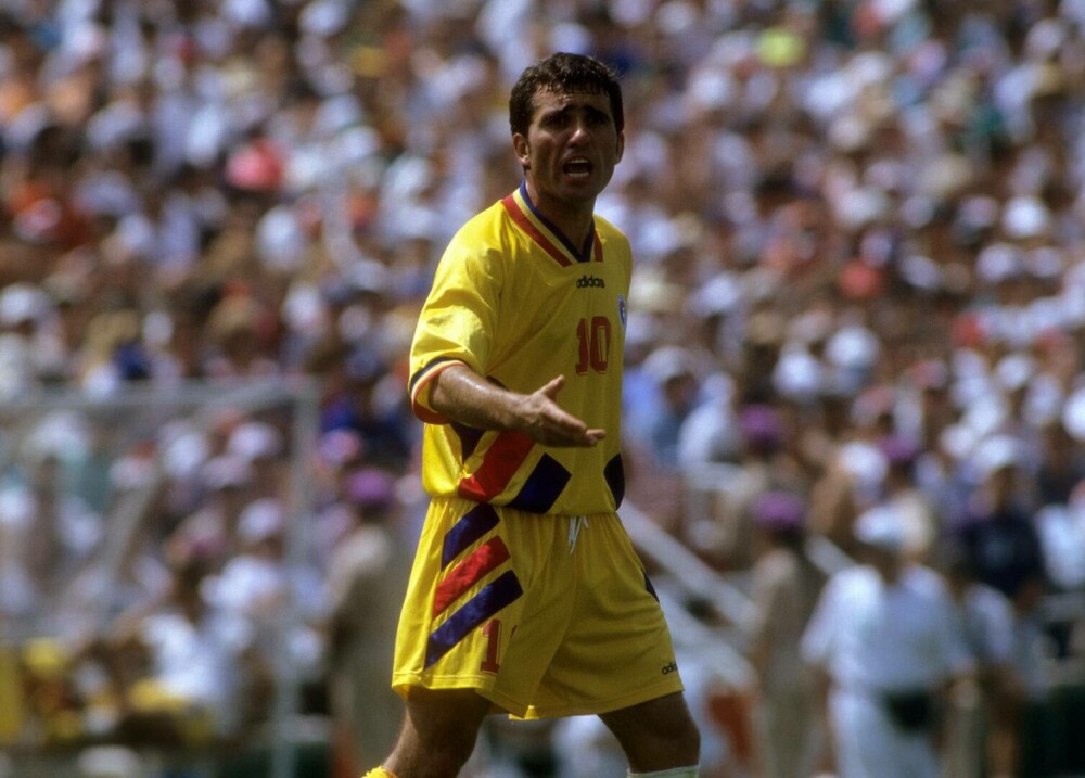 Gheorghe Hagi, „Regele fotbalului românesc”, a împlinit 60 de ani. Fotografii inedite din cariera sa. GALERIE FOTO - Imaginea 22